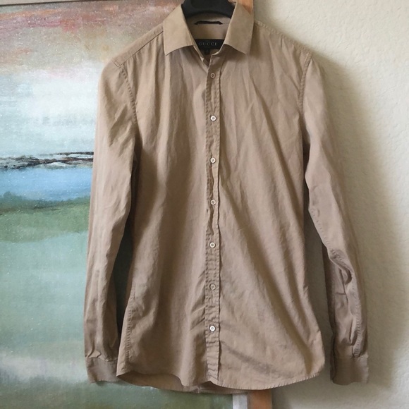 dress shirt no top button